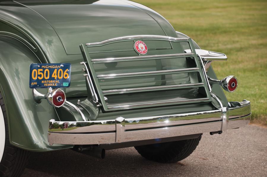  Packard Twelve Convertible Coupe 1933 года  (фото 18 из 57)